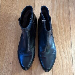 Regarde Le Ciel black leather ankle boots size 41.